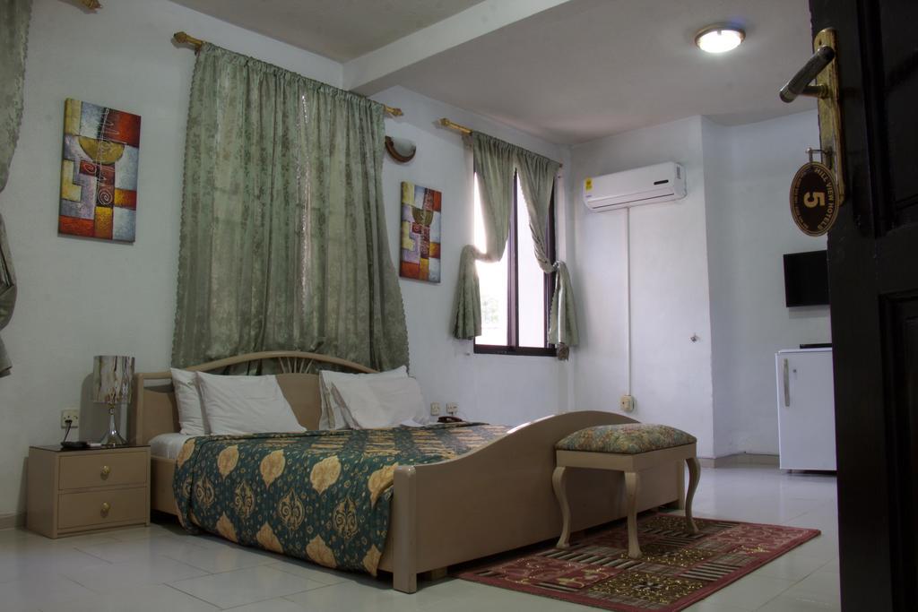 Hill View Hotel Mccarthy Hills Botianaw 외부 사진